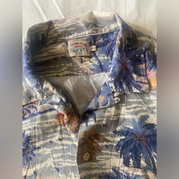 Faherty men’s Top button down Hawaiian shirt size M - Picture 3 of 9